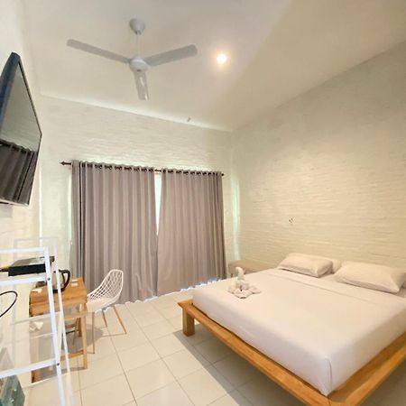 Pasir Putih Resort & Resto Maluk Dış mekan fotoğraf
