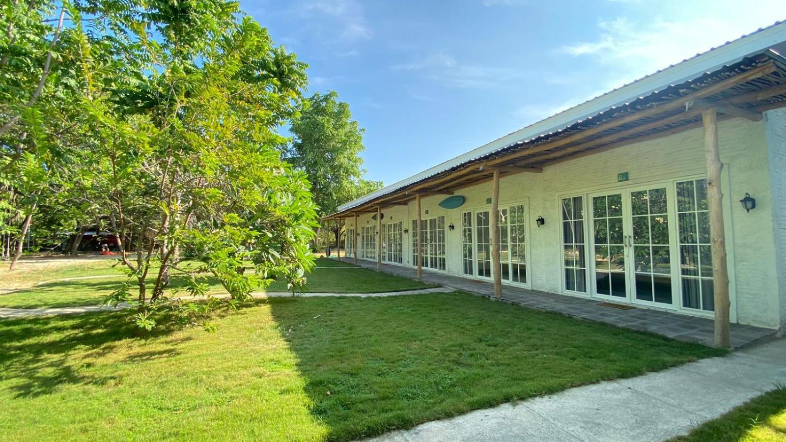 Pasir Putih Resort & Resto Maluk Dış mekan fotoğraf