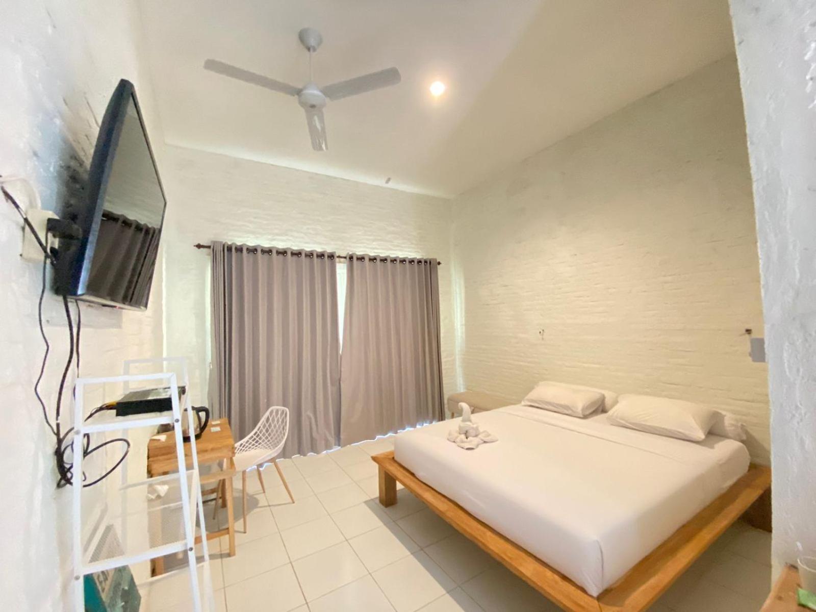 Pasir Putih Resort & Resto Maluk Dış mekan fotoğraf