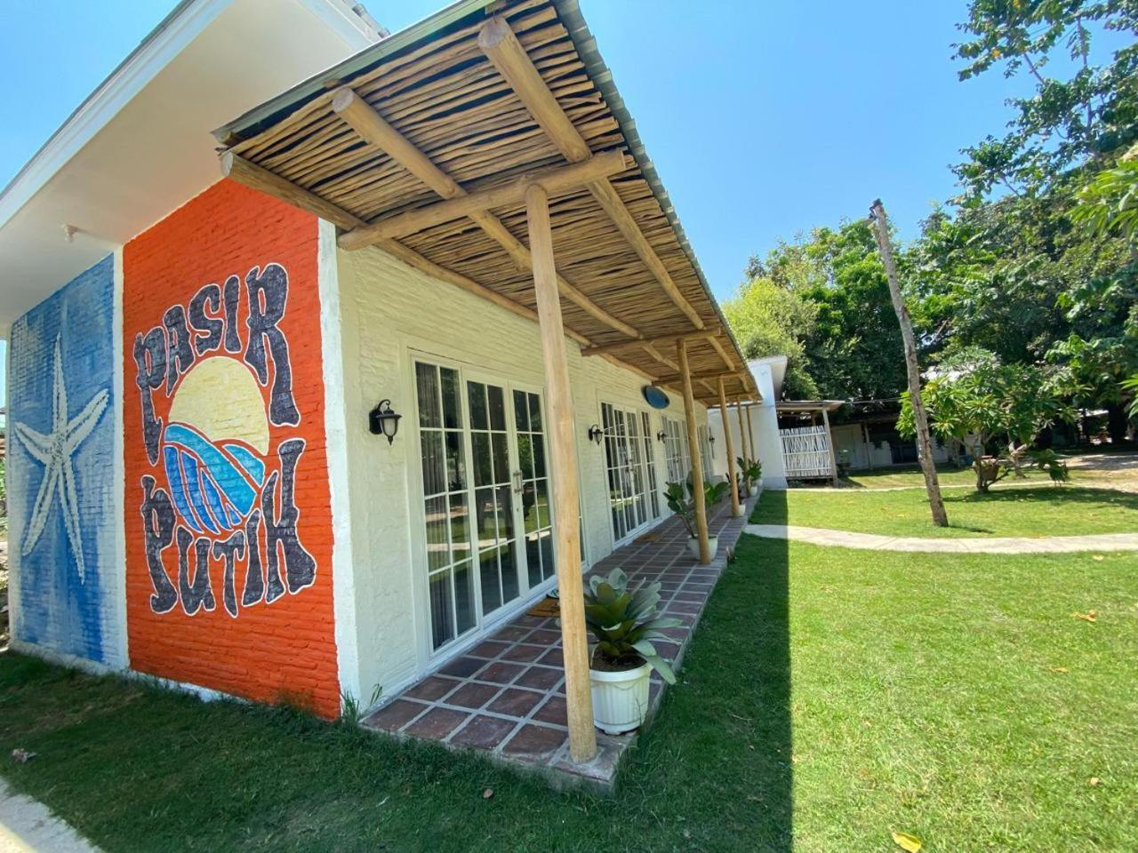 Pasir Putih Resort & Resto Maluk Dış mekan fotoğraf