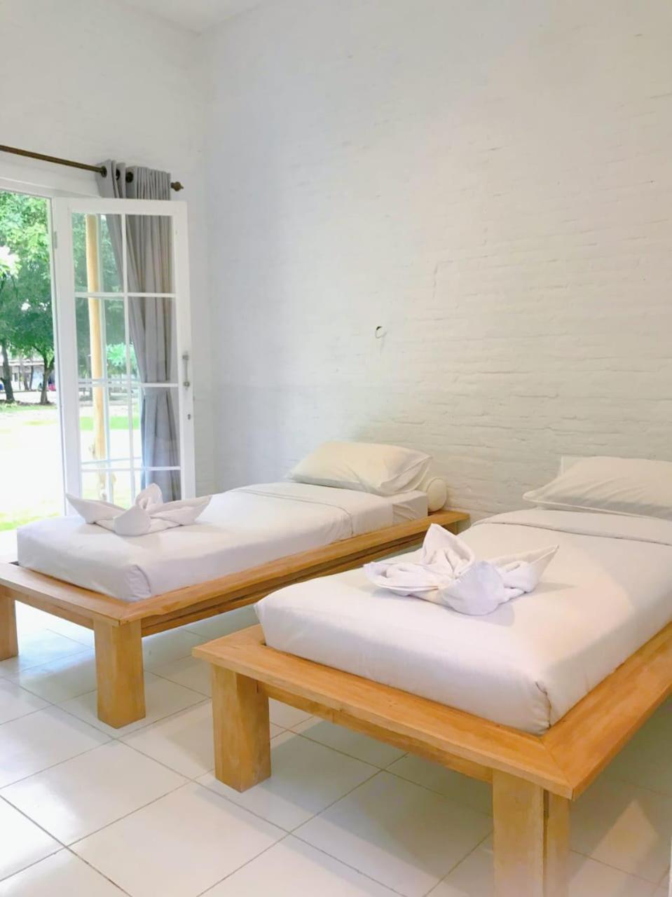 Pasir Putih Resort & Resto Maluk Dış mekan fotoğraf